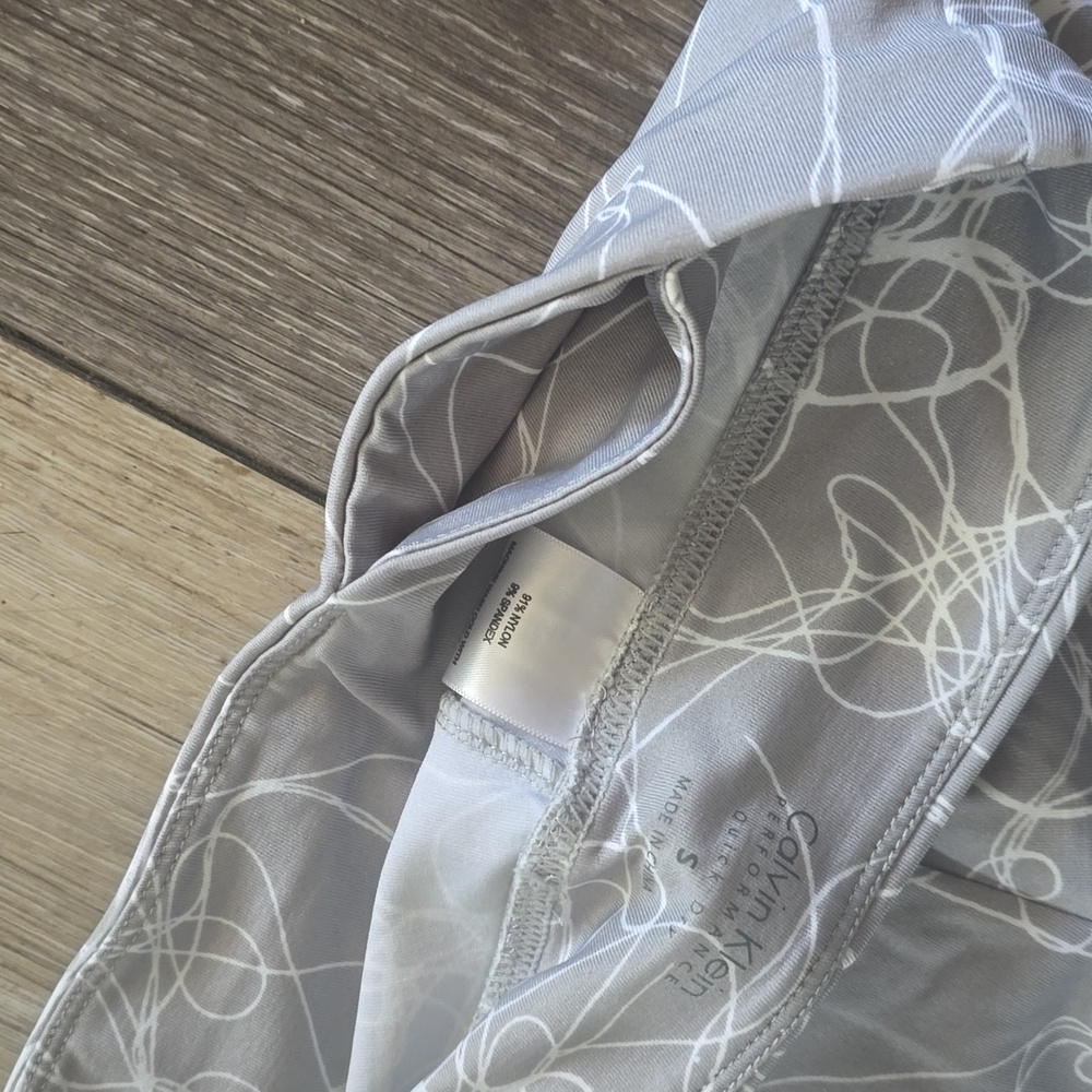 Excellent condition Calvin Klein workout pants. - Picture 7 of 7